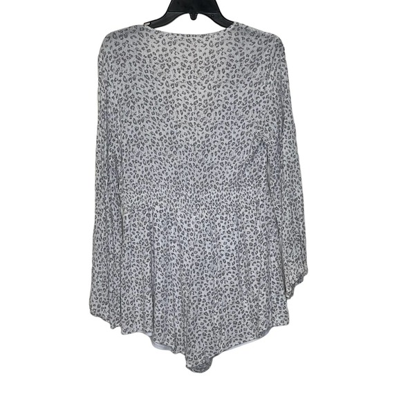 Altar'd State Tunic Top Size Medium Gray Cream Pattern Front Tie Lined Womens - Picture 9 of 9
